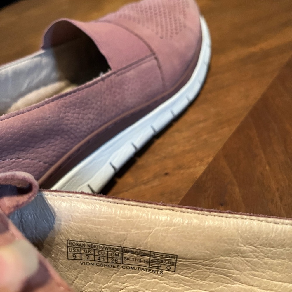 Vionic Size 9 - image 7